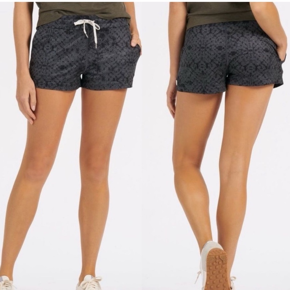 Vuori Halo Performance Shorts Charcoal Shibor print